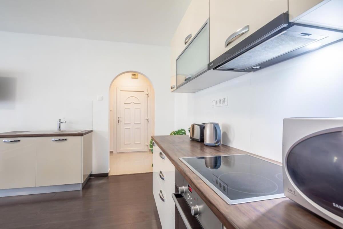 Apartmán Sunny Balcony - Cute And Cozy Budapešť Exteriér fotografie