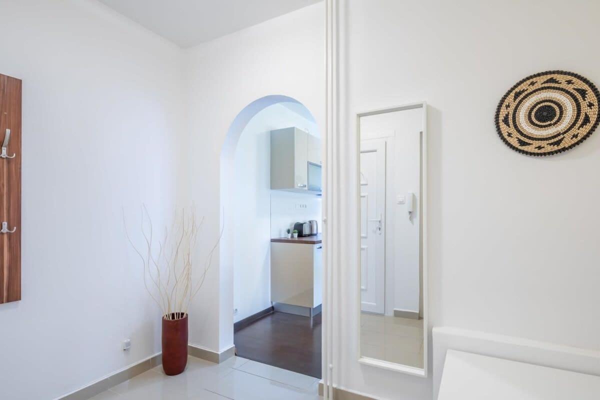 Apartmán Sunny Balcony - Cute And Cozy Budapešť Exteriér fotografie