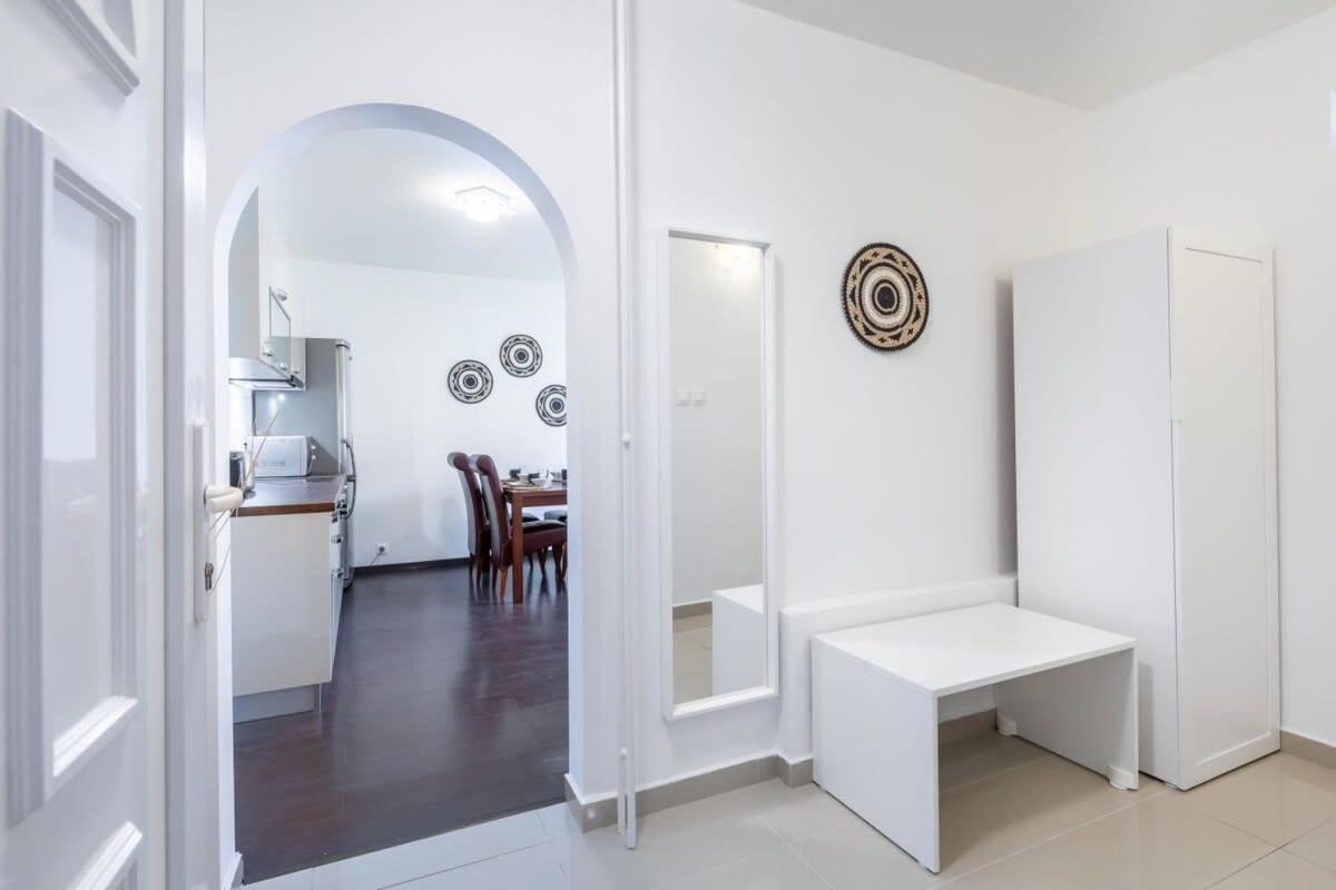 Apartmán Sunny Balcony - Cute And Cozy Budapešť Exteriér fotografie