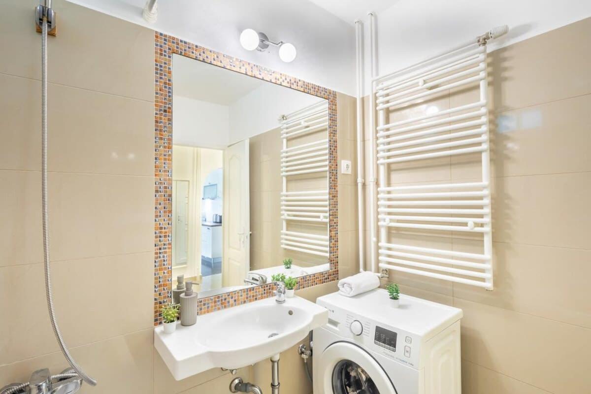 Apartmán Sunny Balcony - Cute And Cozy Budapešť Exteriér fotografie