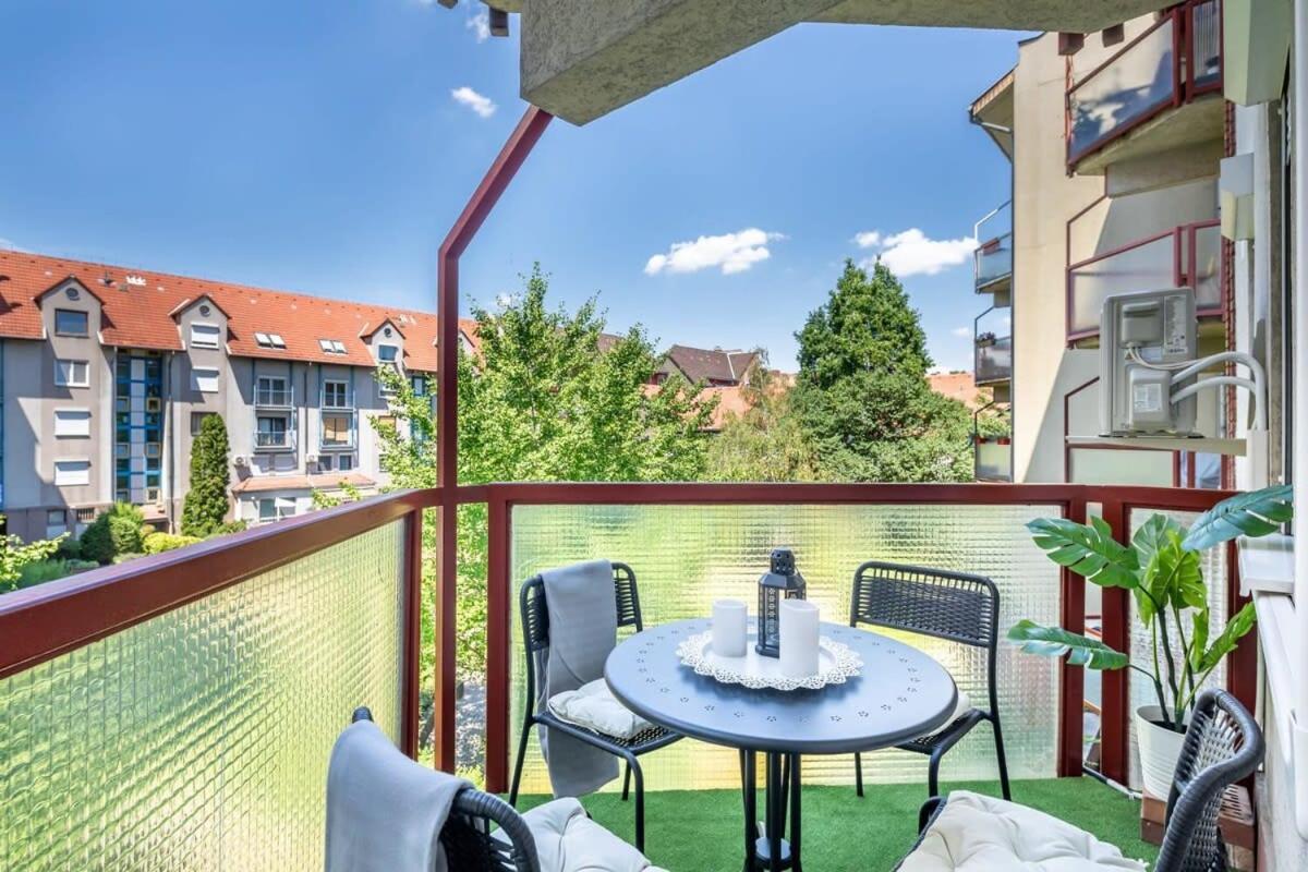 Apartmán Sunny Balcony - Cute And Cozy Budapešť Exteriér fotografie