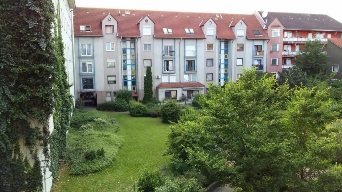 Apartmán Sunny Balcony - Cute And Cozy Budapešť Exteriér fotografie